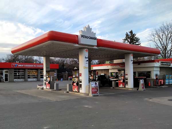 Petro-Canada & Car Wash - Milton